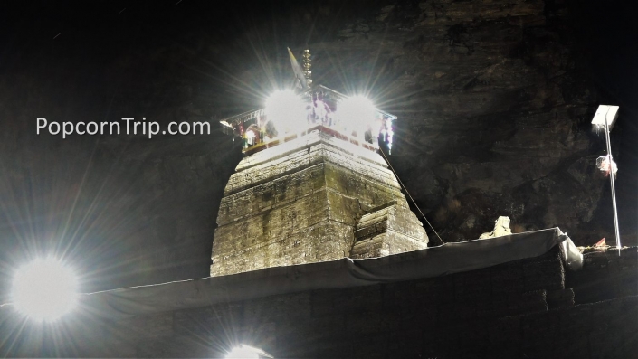 Tungnath Chandrahisal Trek Tungnath temple at night