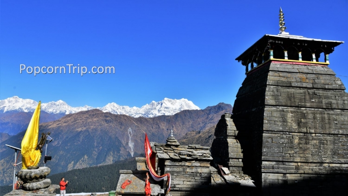Tungnath Chandrahisal Trek_20 Tungnath temple and Himalayas